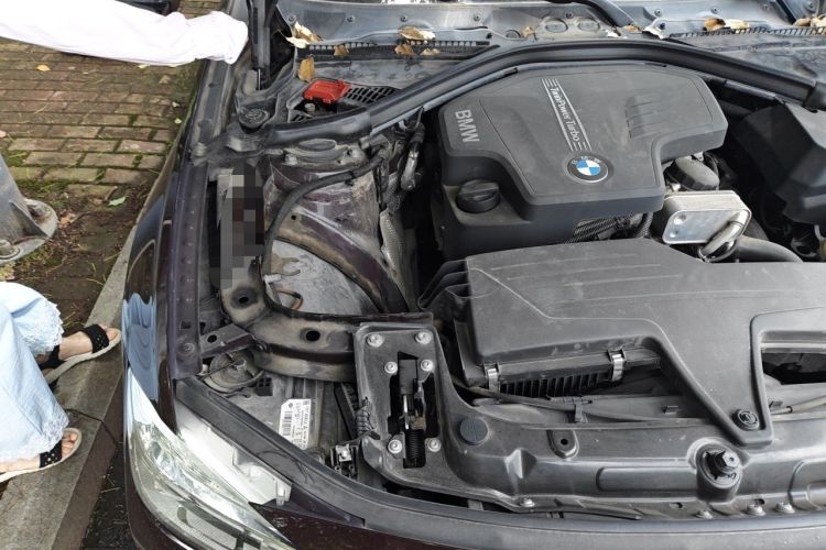 Used BMW 3 Series 2015 320Li Fashion Model Engine Bay Right