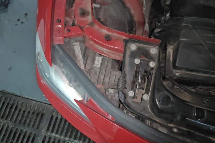 Used BMW 3 Series 2015 320i Fashion Model Engine Bay Right