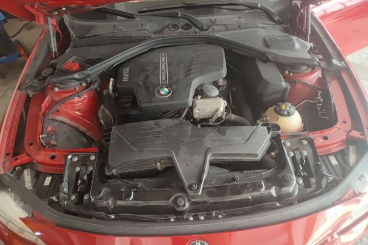 Used BMW 3 Series 2015 320Li Luxury Edition Fashion Model Engine Bay