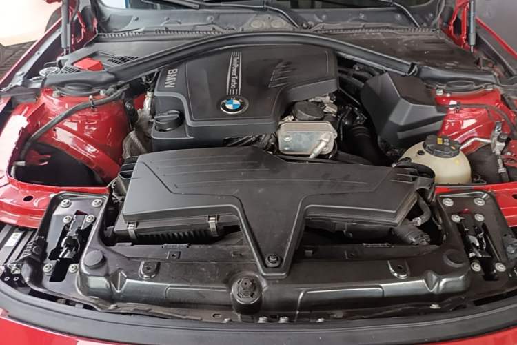 Used BMW 3 Series 2015 328Li Fashion Model Engine Bay