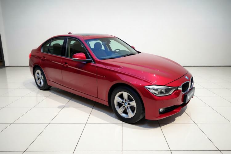 Used BMW 3 Series 2015 320i Luxury Line Stylish Edition Front Right 45 Deg