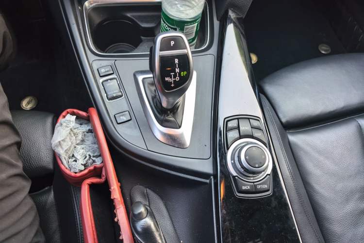 Used BMW 3 Series 2015 320i Sport Design Package Gear Lever
