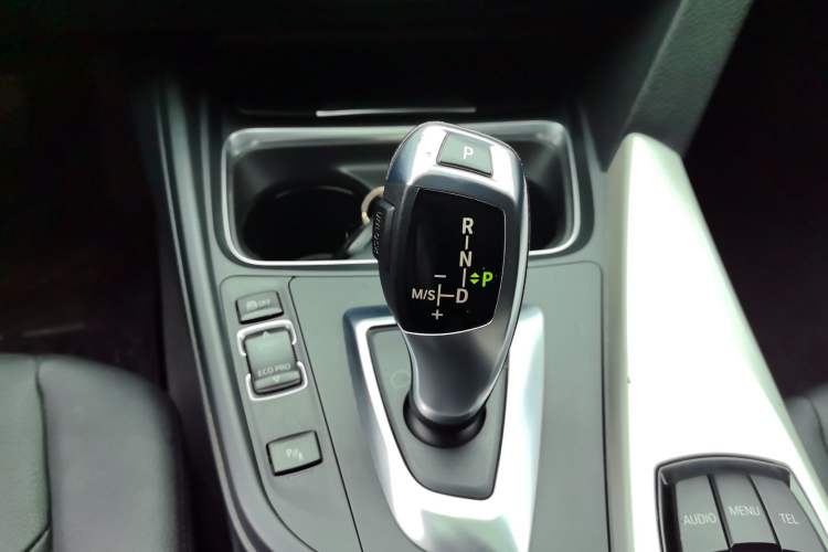 Used BMW 3 Series 2015 320Li Luxury Edition Fashion Model Gear Lever