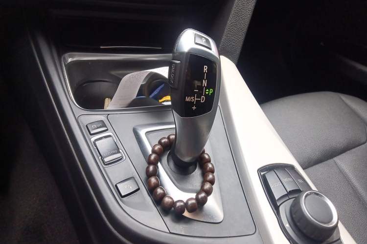 Used BMW 3 Series 2015 316Li Fashion Model Gear Lever