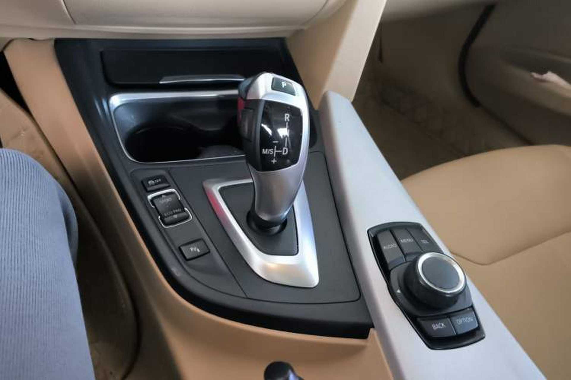 Used BMW 3 Series 2015 316Li Fashion Model Gear Lever