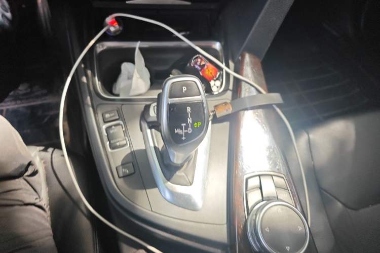 Used BMW 3 Series 2015 320Li Luxury Design Package Premium Edition Gear Lever