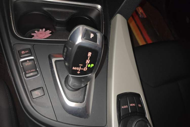 Used BMW 3 Series 2015 320Li Luxury Edition Fashion Model Gear Lever