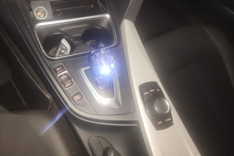 Used BMW 3 Series 2015 320Li Luxury Edition Fashion Model Gear Lever