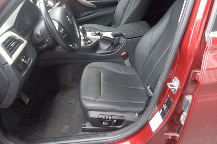 Used BMW 3 Series 2015 316Li Fashion Model Left Front Seat