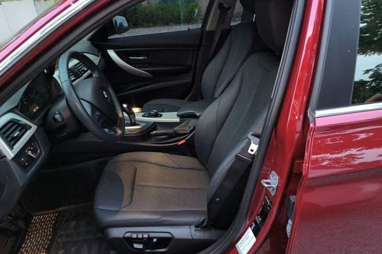 Used BMW 3 Series 2015 316Li Fashion Model Left Front Seat