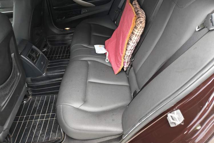 Used BMW 3 Series 2015 320Li Fashion Model Left Rear Seat