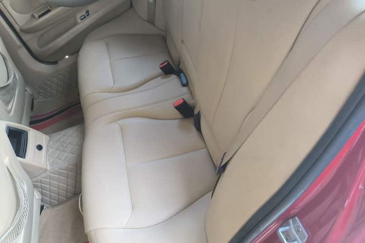 Used BMW 3 Series 2015 316Li Fashion Model Left Rear Seat