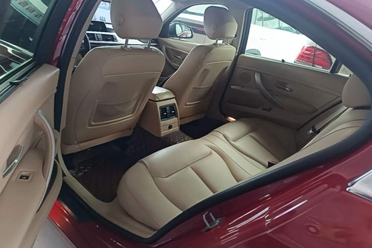 Used BMW 3 Series 2015 328Li Fashion Model Left Rear Seat