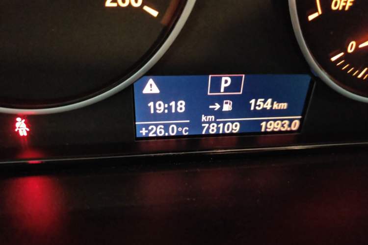 Used BMW 3 Series 2015 316i Active Edition Odometer Close Up
