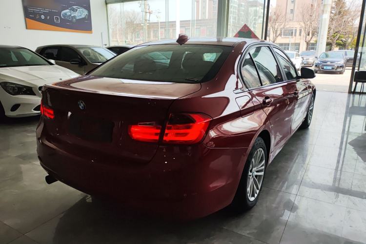 Used BMW 3 Series 2015 316Li Fashion Model Rear Right 45 Deg