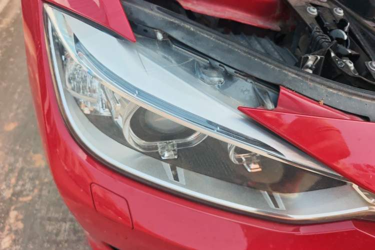 Used BMW 3 Series 2015 320i Luxury Line Stylish Edition Right Front Headlight