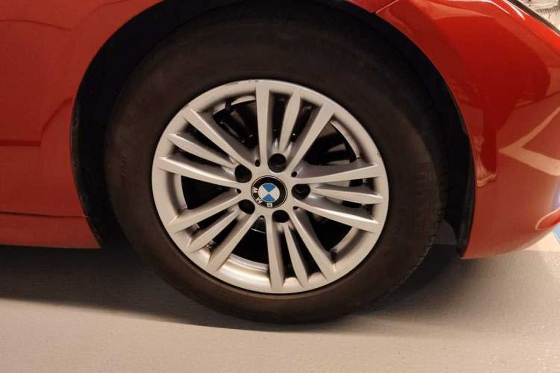 Used BMW 3 Series 2015 320Li Luxury Edition Fashion Model Right Front Wheel Hub