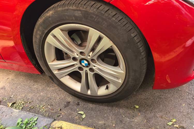 Used BMW 3 Series 2015 320i Sport Design Package Right Front Wheel Hub