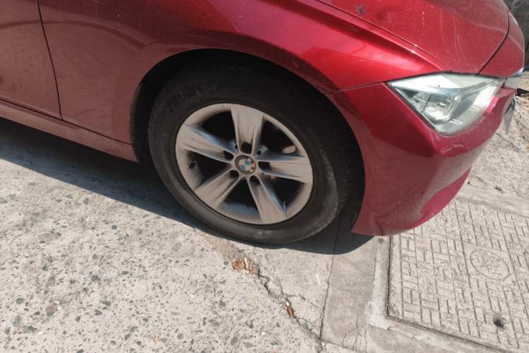 Used BMW 3 Series 2015 320i Luxury Line Stylish Edition Right Front Wheel Hub