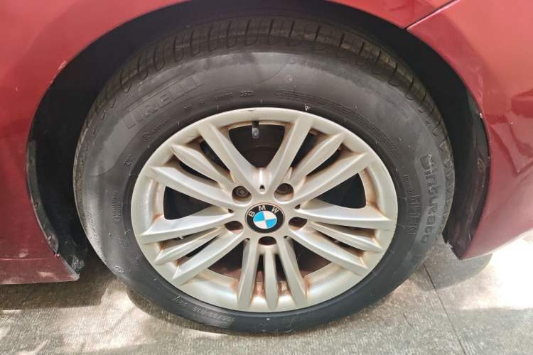 Used BMW 3 Series 2015 316Li Fashion Model Right Front Wheel Hub