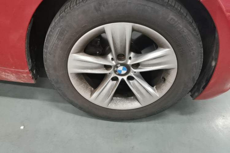 Used BMW 3 Series 2015 320i Luxury Line Stylish Edition Right Front Wheel Hub