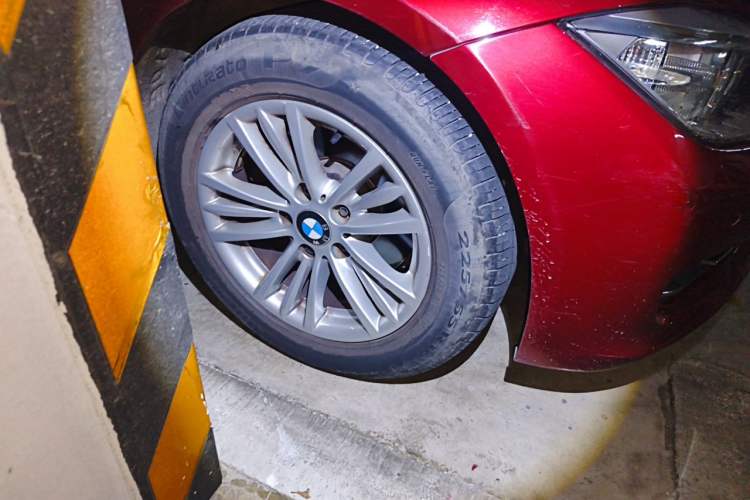 Used BMW 3 Series 2015 320Li Luxury Edition Fashion Model Right Front Wheel Hub