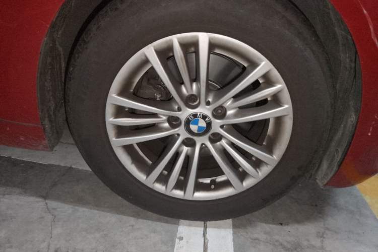Used BMW 3 Series 2015 320Li Luxury Edition Fashion Model Right Front Wheel Hub