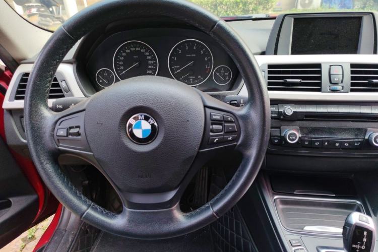 Used BMW 3 Series 2015 320Li Luxury Edition Fashion Model Steering Wheel