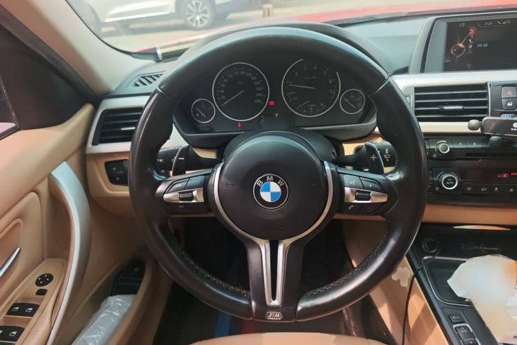 Used BMW 3 Series 2015 320i Luxury Line Stylish Edition Steering Wheel