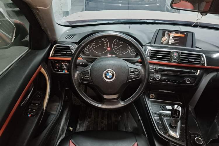 Used BMW 3 Series 2015 320Li Luxury Edition Fashion Model Steering Wheel