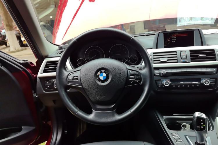 Used BMW 3 Series 2015 320Li Luxury Edition Fashion Model Steering Wheel