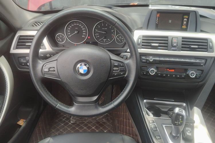 Used BMW 3 Series 2015 320Li Luxury Edition Fashion Model Steering Wheel