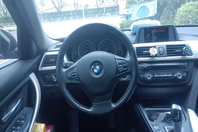 Used BMW 3 Series 2015 316Li Fashion Model Steering Wheel