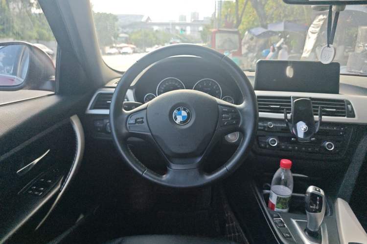 Used BMW 3 Series 2015 320Li Fashion Model Steering Wheel