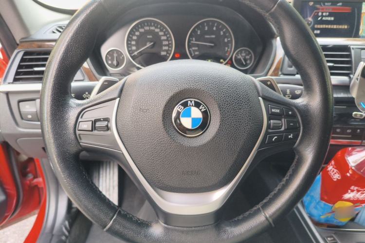 Used BMW 3 Series 2015 320Li Luxury Design Package Steering Wheel