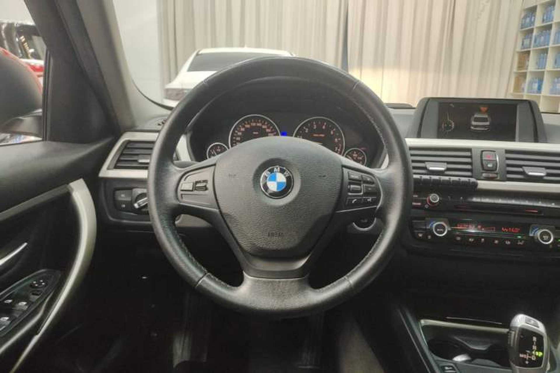 Used BMW 3 Series 2015 320Li Fashion Model Steering Wheel