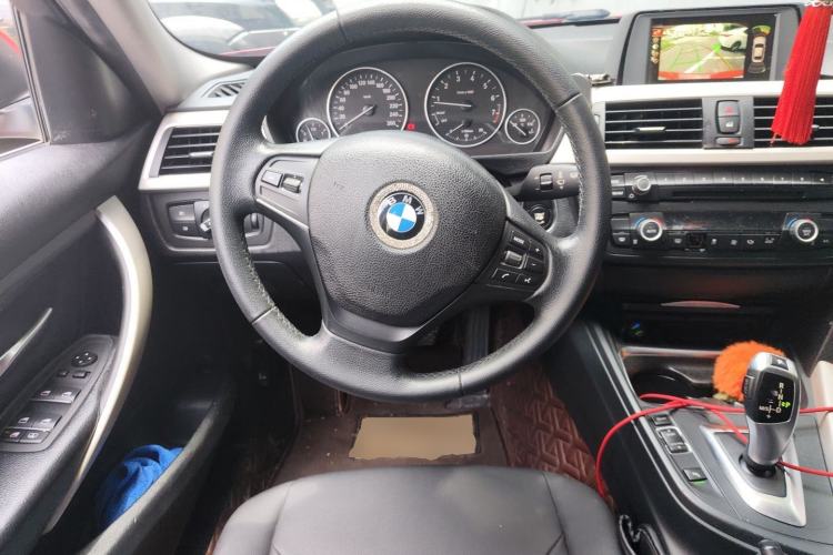 Used BMW 3 Series 2015 320Li Luxury Edition Fashion Model Steering Wheel