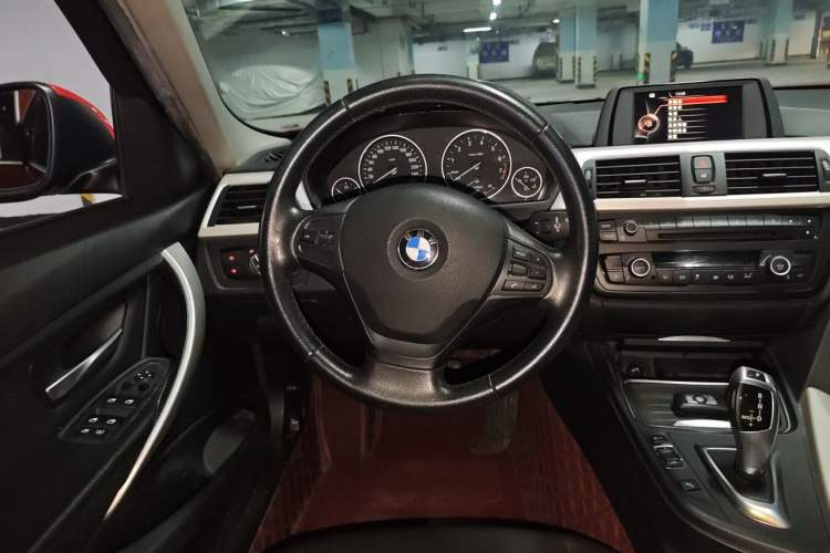 Used BMW 3 Series 2015 320Li Fashion Model Steering Wheel
