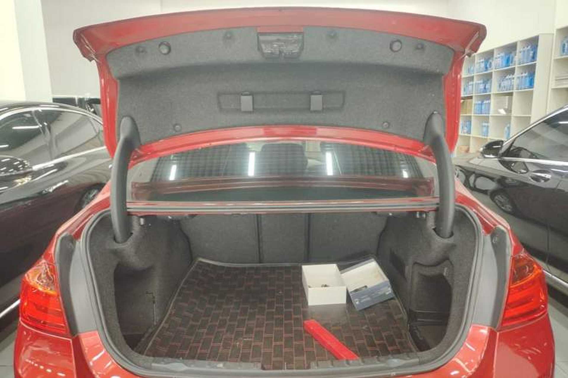 Used BMW 3 Series 2015 320Li Fashion Model Trunk