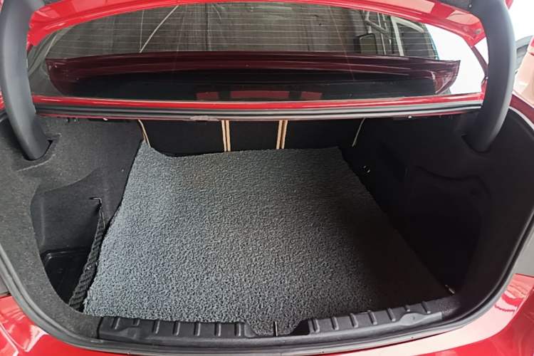 Used BMW 3 Series 2015 328Li Fashion Model Trunk