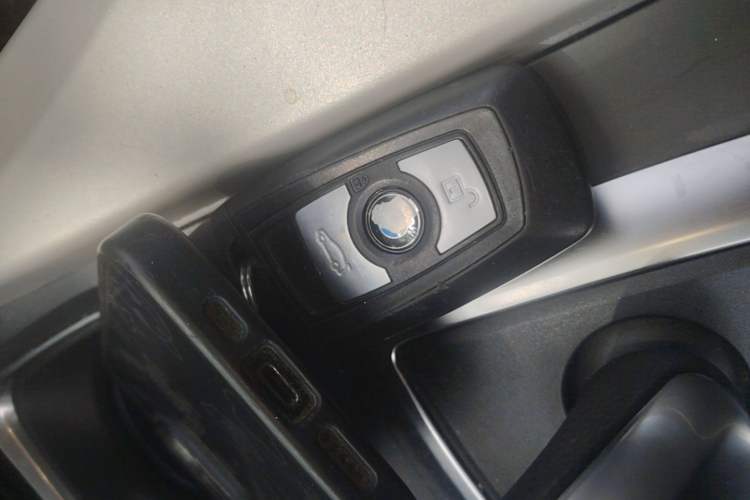 Used BMW 3 Series 2015 320Li Luxury Edition Fashion Model Vehicle Key