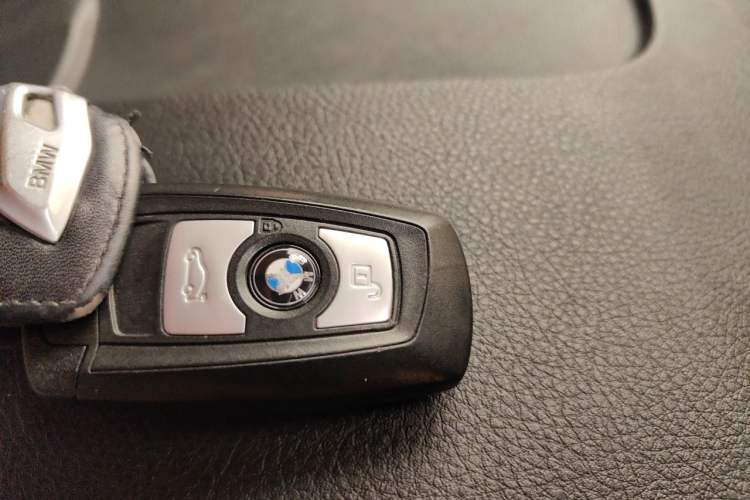 Used BMW 3 Series 2015 316i Active Edition Vehicle Key