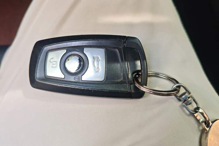 Used BMW 3 Series 2015 316Li Fashion Model Vehicle Key