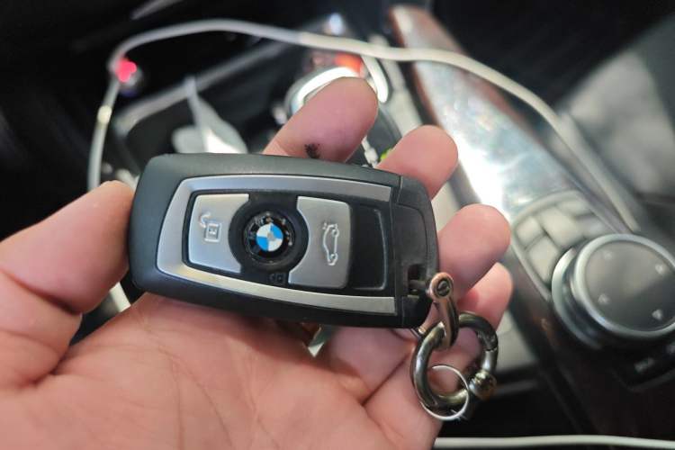 Used BMW 3 Series 2015 320Li Luxury Design Package Premium Edition Vehicle Key