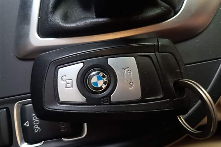 Used BMW 3 Series 2015 328Li Fashion Model Vehicle Key