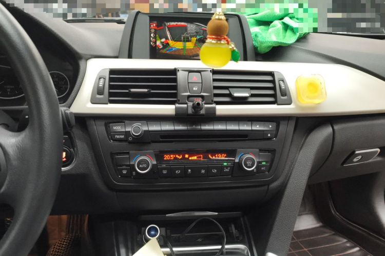 Used BMW 3 Series 2015 320Li Luxury Edition Fashion Model Audio And AC Panel