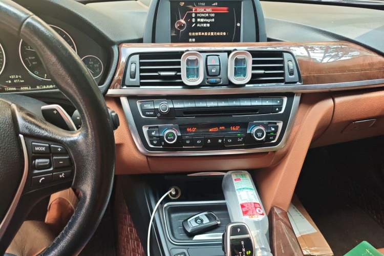 Used BMW 3 Series 2015 320Li Luxury Design Package Audio And AC Panel