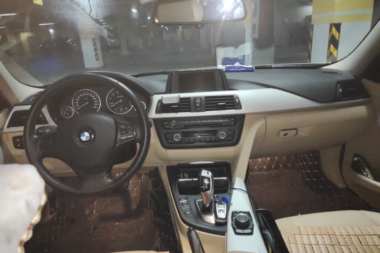 Used BMW 3 Series 2015 320Li Luxury Edition Fashion Model Center Console