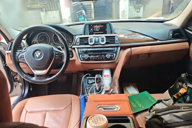 Used BMW 3 Series 2015 320Li Luxury Design Package Center Console