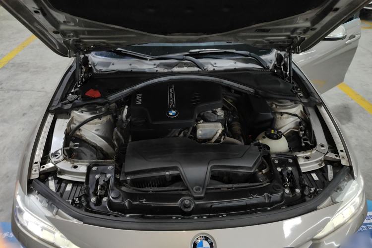 Used BMW 3 Series 2015 320Li Luxury Edition Fashion Model Engine Bay